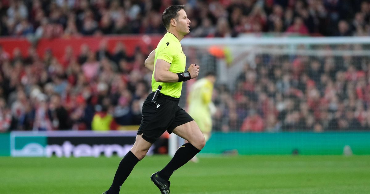 Bednarek foi bem expulso? A análise de Pedro Henriques à arbitragem do Nottingham-FC Porto