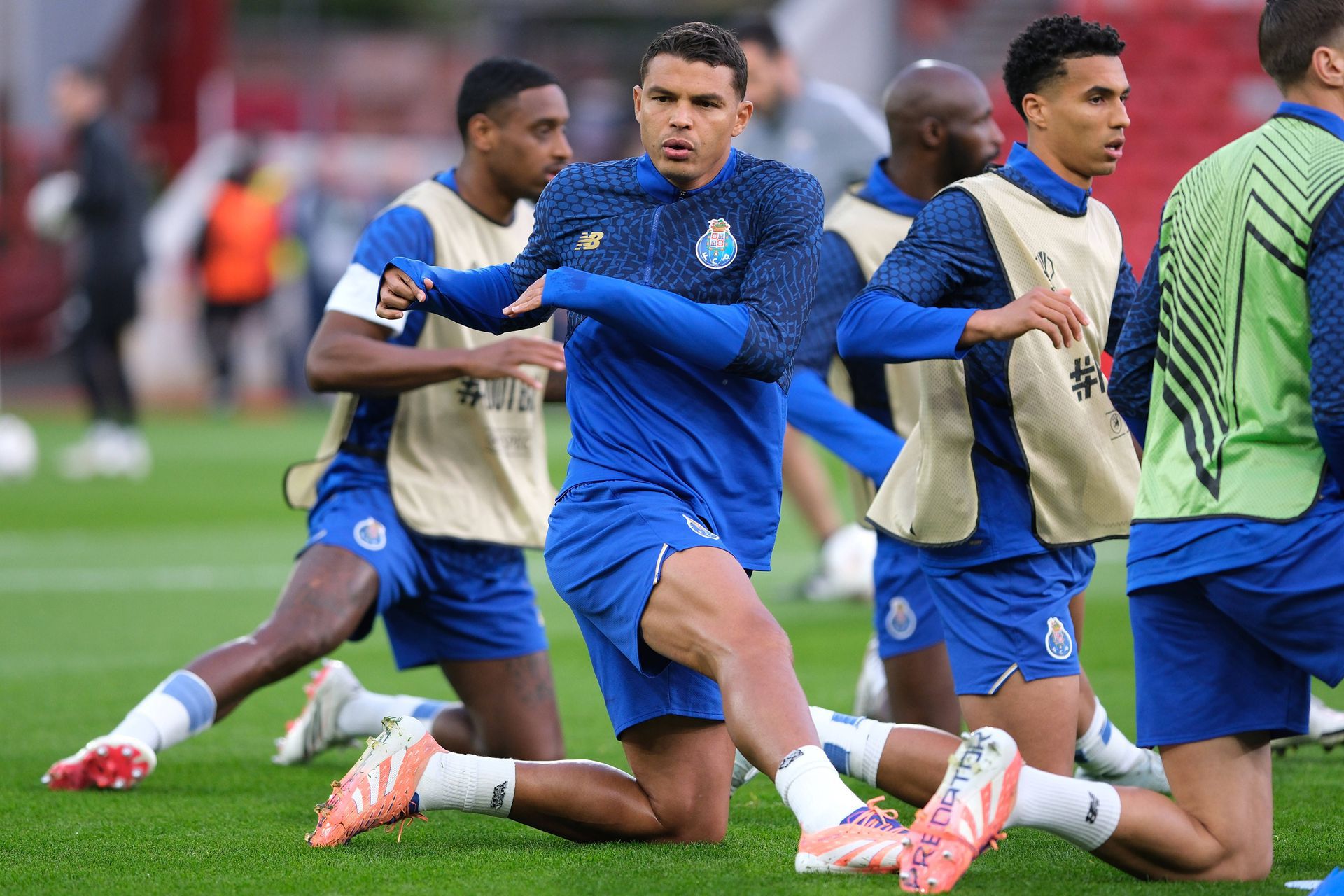 Thiago Silva no aquecimento para o jogo com o Nottingham Forest - Foto: IMAGO