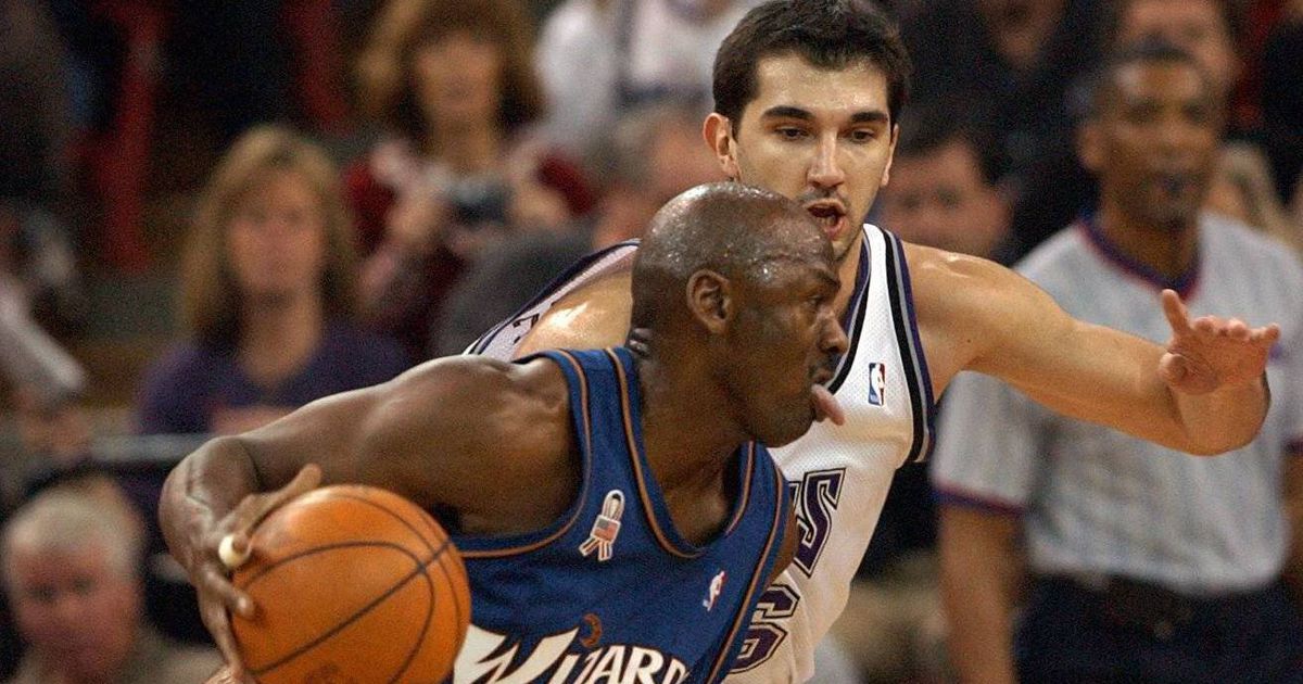 Neste dia, há 23 anos, à terceira foi de vez para Michael Jordan...