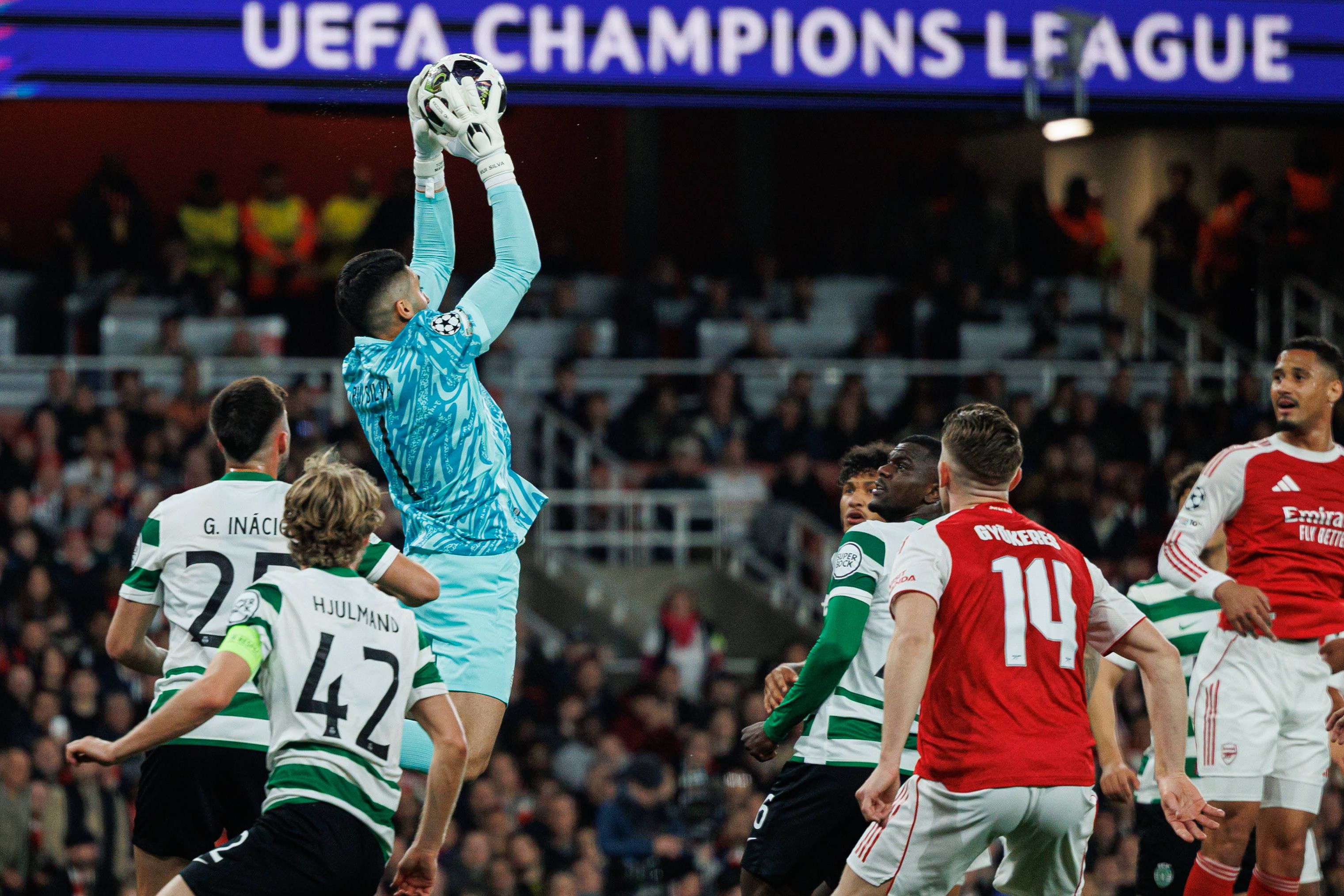 Rui Silva segurou vários remates no jogo com o Arsenal, que terminou com um nulo nos Emirates