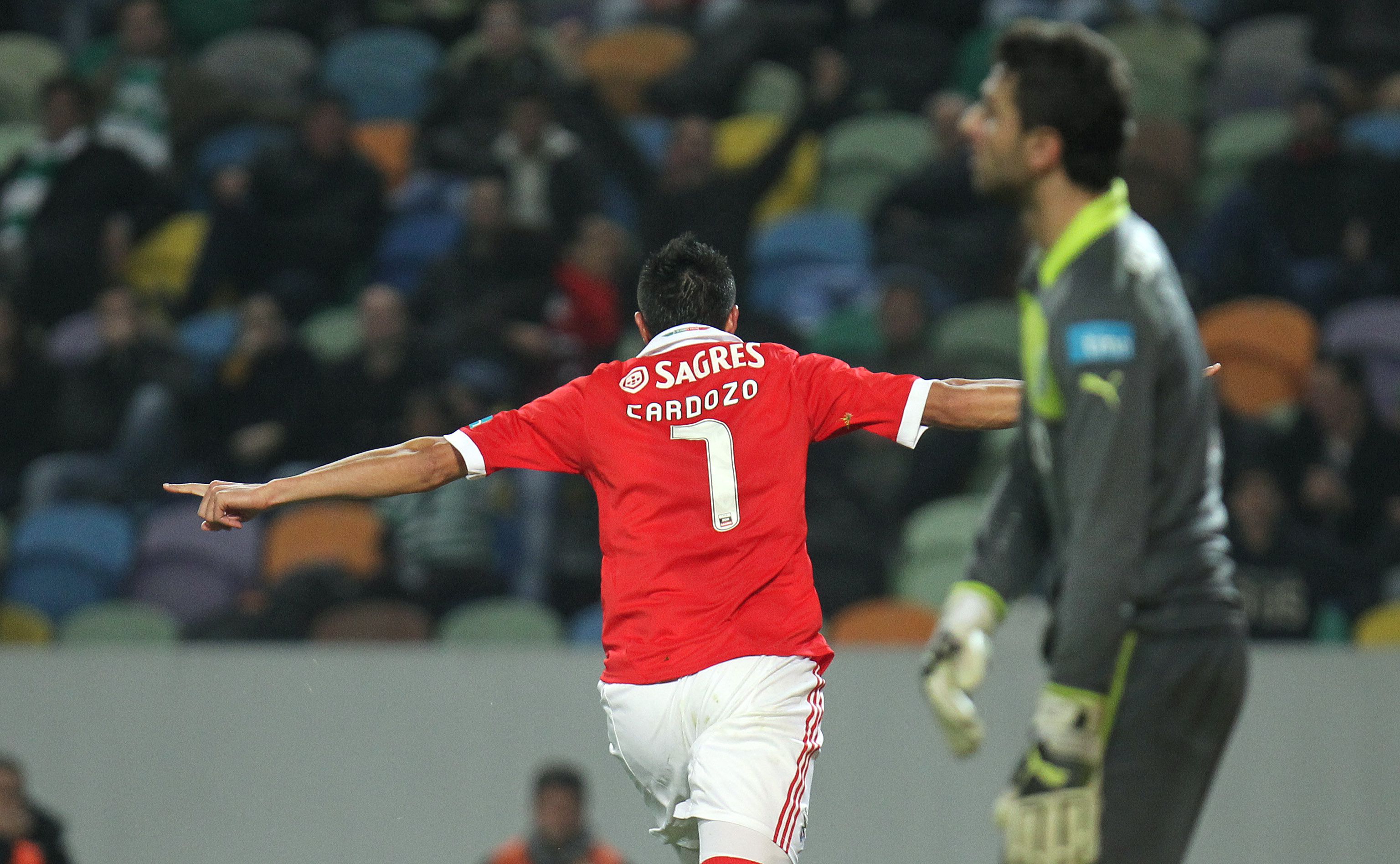 Hat trick de Cardozo contra o Sporting, na Liga, a 10 de dezembro de 2012 - Foto: A BOLA/Miguel Nunes