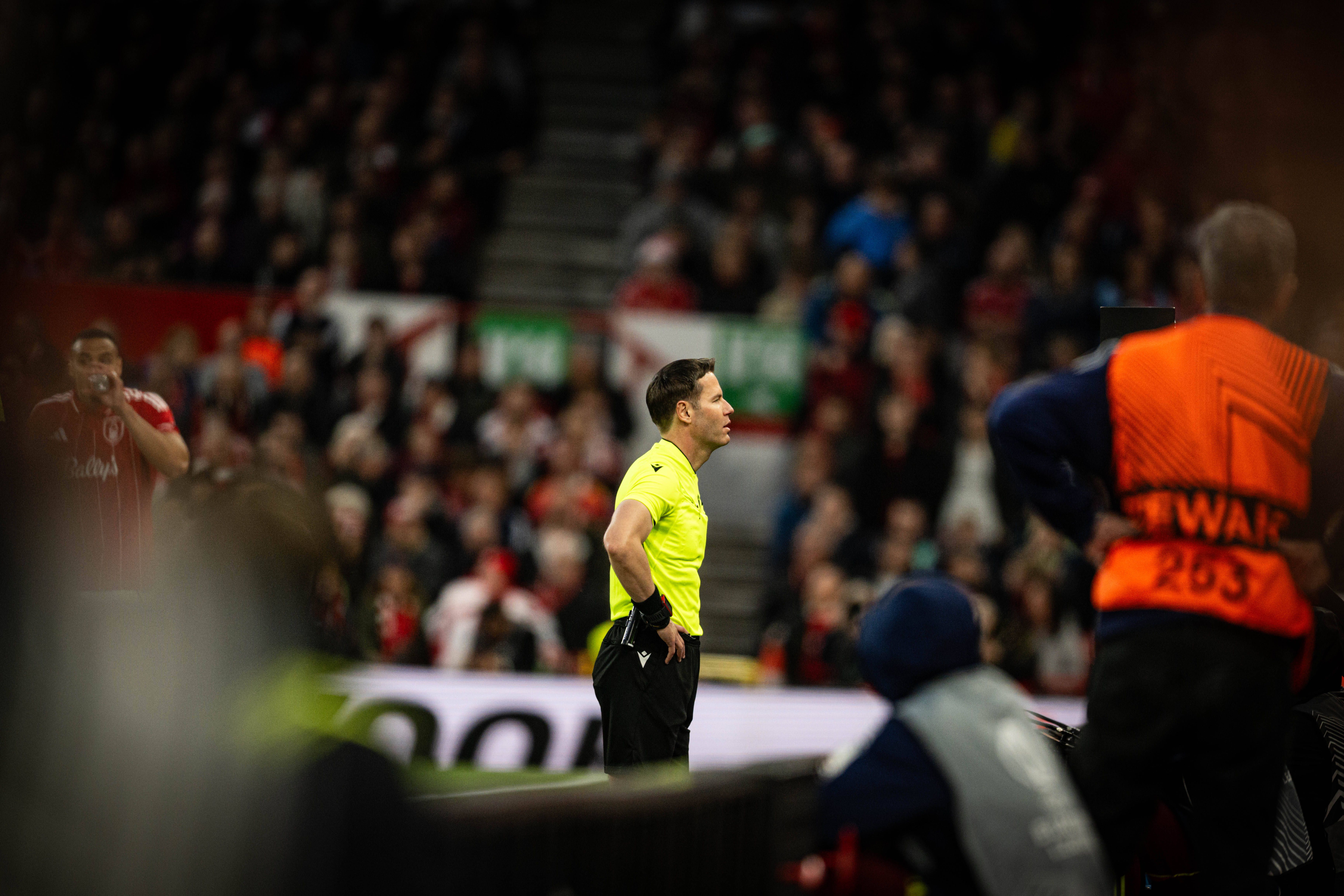 Danny Makkelie, árbitro neerlandês que dirigiu o jogo entre o FC Porto e o Nottingham Forest - Foto: IMAGO