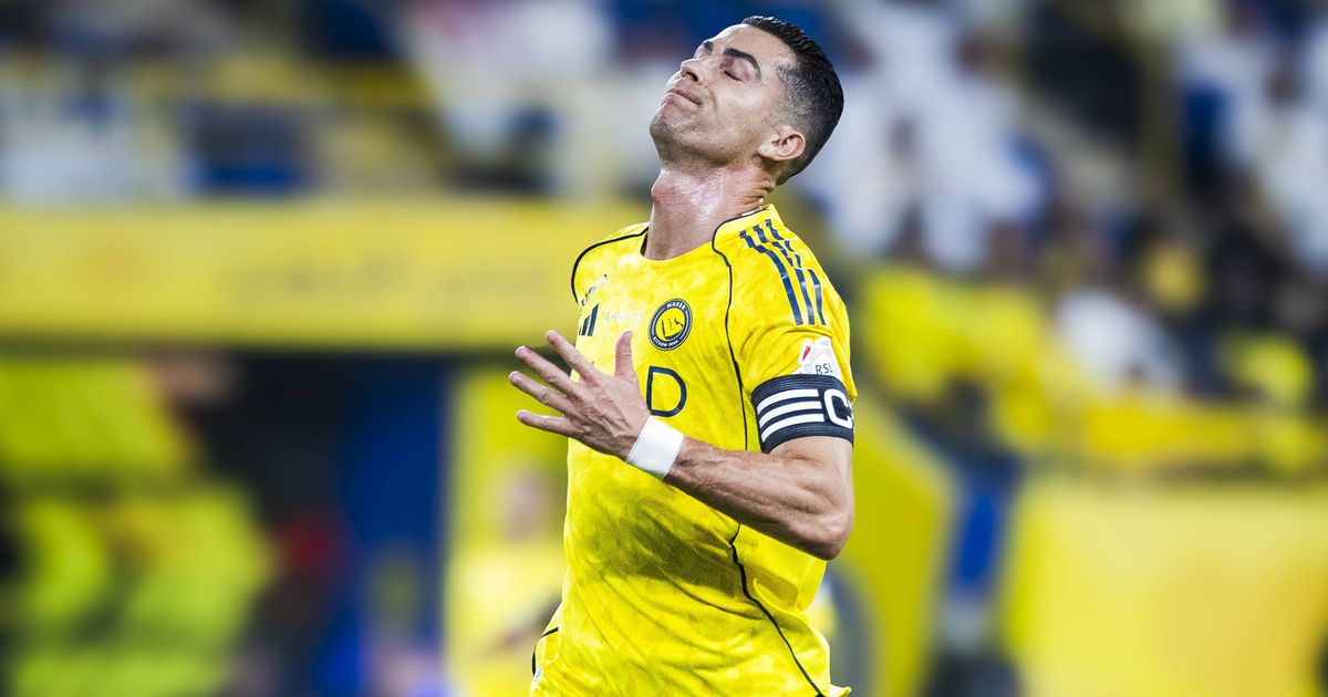 Ronaldo falha o impensável e nem quer acreditar (vídeo)