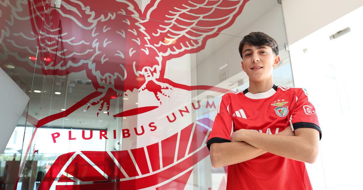 Benfica dá novo contrato a promessa do Seixal