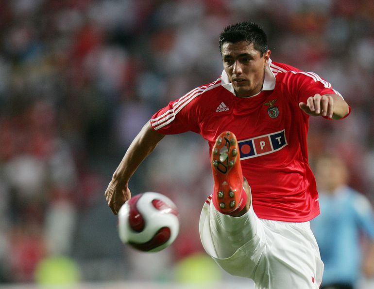 Cardozo estreou-se com a camisola do Benfica a 14 de agosto de 2007, frente ao Copenhaga, primeira mão da 3.ª pré-eliminatória de acesso à Liga dos Campeões. Fez duas assistências para os golos de Rui Costa (2-1) - Foto: A BOLA/André Alves