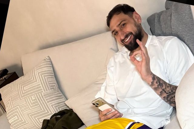 Tatuagem de Batman na perna esquerda de Donnarumma Foto: Instagram/valentinorussotattoo