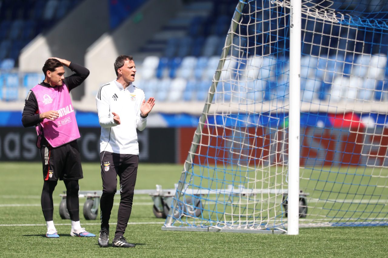 Gonçalo Oliveira é a extensão de Vítor Vinha dentro de campo - Foto: SL Benfica