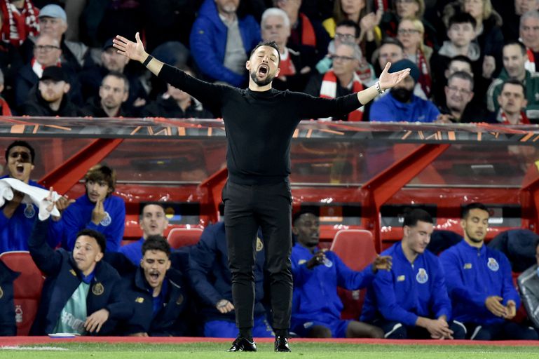 Farioli lamentou eliminação dos portistas da Liga Europa - Foto: PETER POWELL/EPA