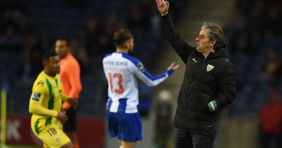 Ex-treinador do Tondela internado após sofrer enfarte
