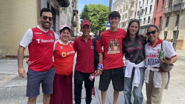 Adeptos bracarenses em Sevilha