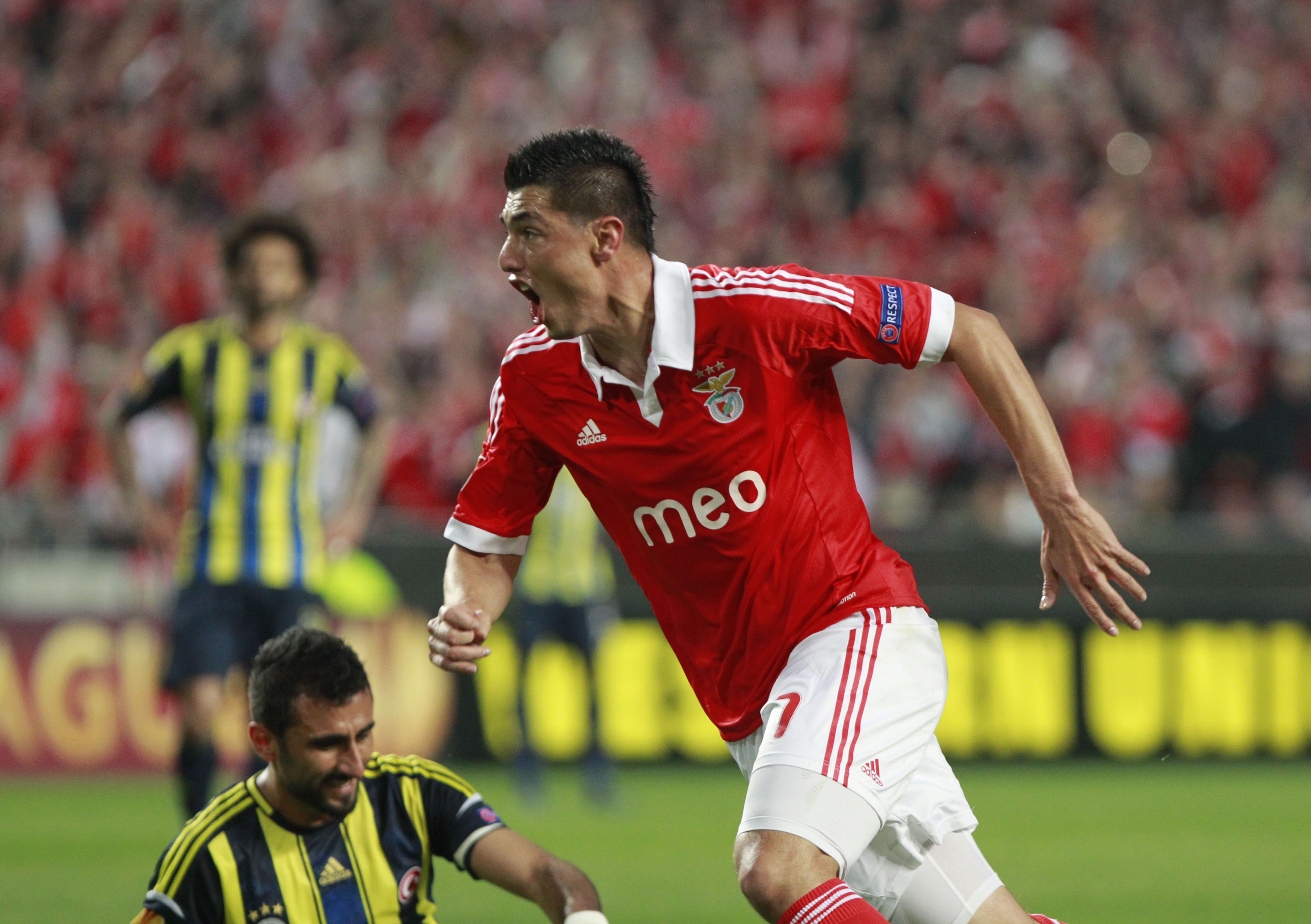 Bis de Cardozo frente ao Fenerbahçe na segunda mão das meias-finais da Liga Europa (3-1), a 2 de maio de 2013, foi decisivo para colocar o Benfica na final - Foto: A BOLA/Rui Raimundo
