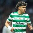 Maxi Araújo é imagem de comprometimento pela esquetda - Foto: IMAGO