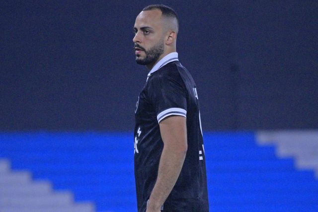 Arthur Cabral foi titular pelo Botafogo na Argentina e marcou