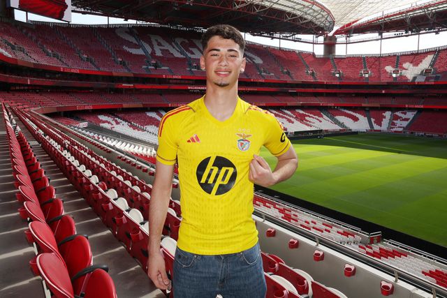 Benfica segura promessa para a baliza