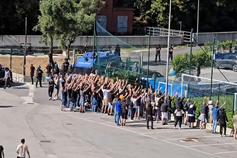 Sampdoria a 'arder': jogadores cercados por adeptos e obrigados a dar camisolas
