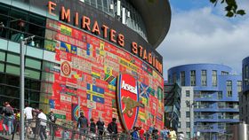 Roupeiro processa Arsenal após despedimento por comentários anti-Israel