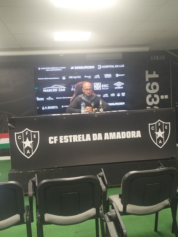 José Faria pede apoio: «Adeptos ajudam a equipa a sair do buraco e a dar resposta diferente»