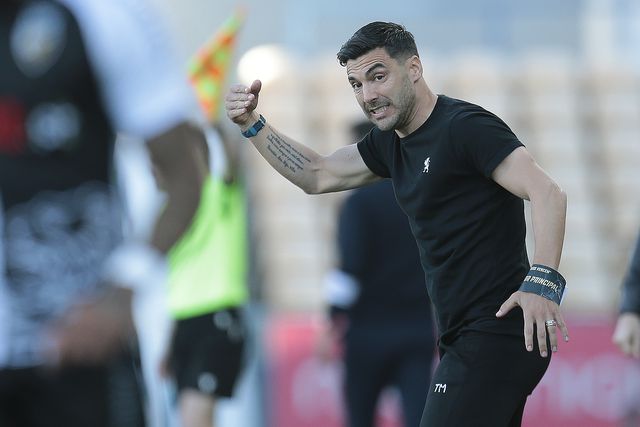 Farense oficializou a saída de Tozé Marreco