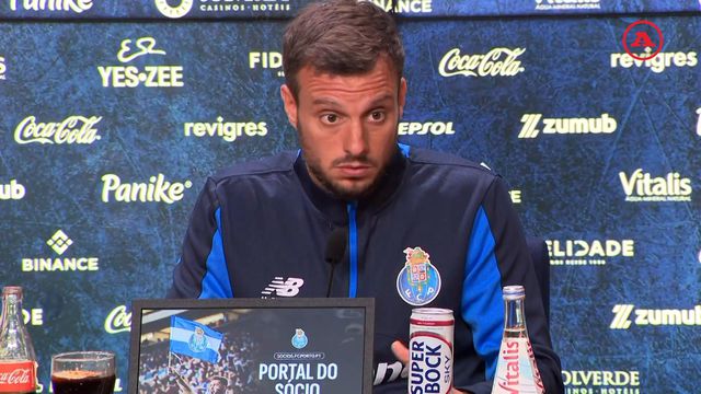 «Não quero um plantel de 30 jogadores»