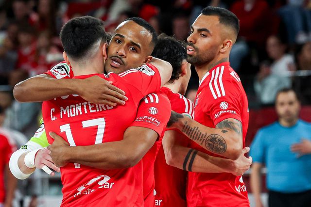Benfica sofre, mas cumpre ante o Eléctrico e já espreita as meias-finais