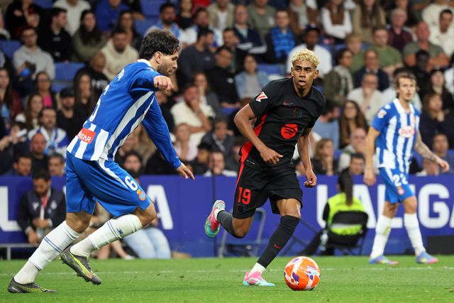 Cabrera e Yamal durante o Espanhol-Barcelona