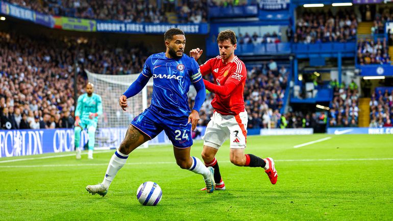 Chelsea-Man. United: bola no poste!