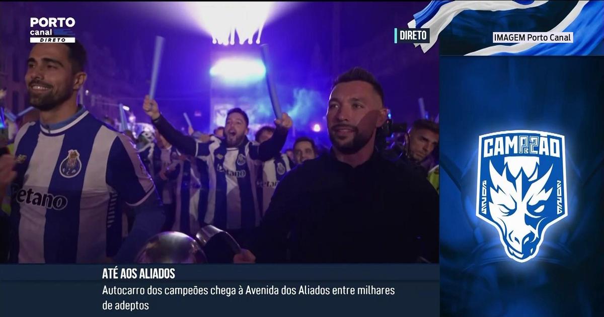 FC Porto: campeões subiram ao palco e os Aliados foram à loucura