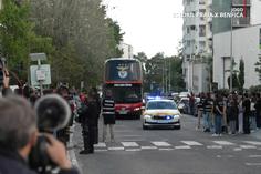 Foi assim a chegada do autocarro do Benfica à Amoreira