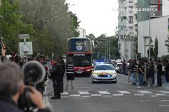 Foi assim a chegada do autocarro do Benfica à Amoreira