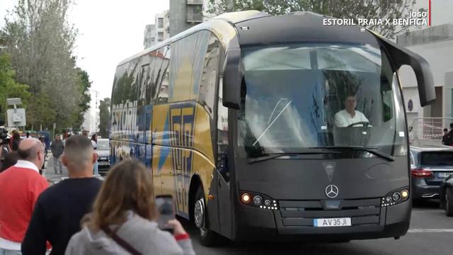A chegada do autocarro do Estoril