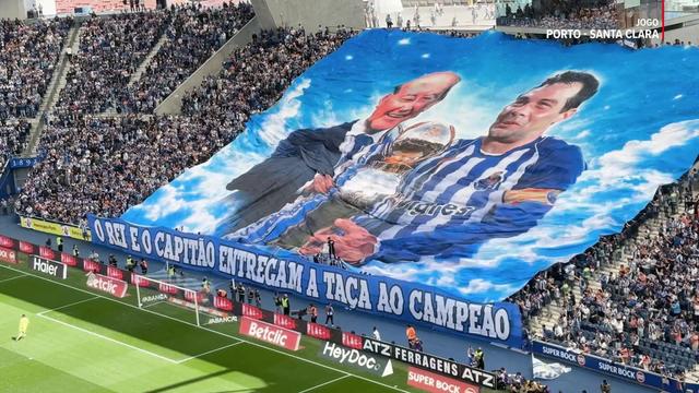 Pinto da Costa e Jorge Costa homenageados ao minuto 2 no Dragão