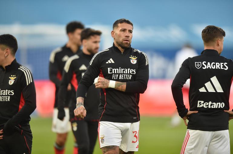 Otamendi foi titular e capitão naquele que pode ter sido o último jogo pelo Benfica (Foto: Miguel Nunes)