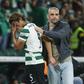 O abraço de Rui Borges a Morita em lágrimas - Foto: António Pedro Santos/LUSA
