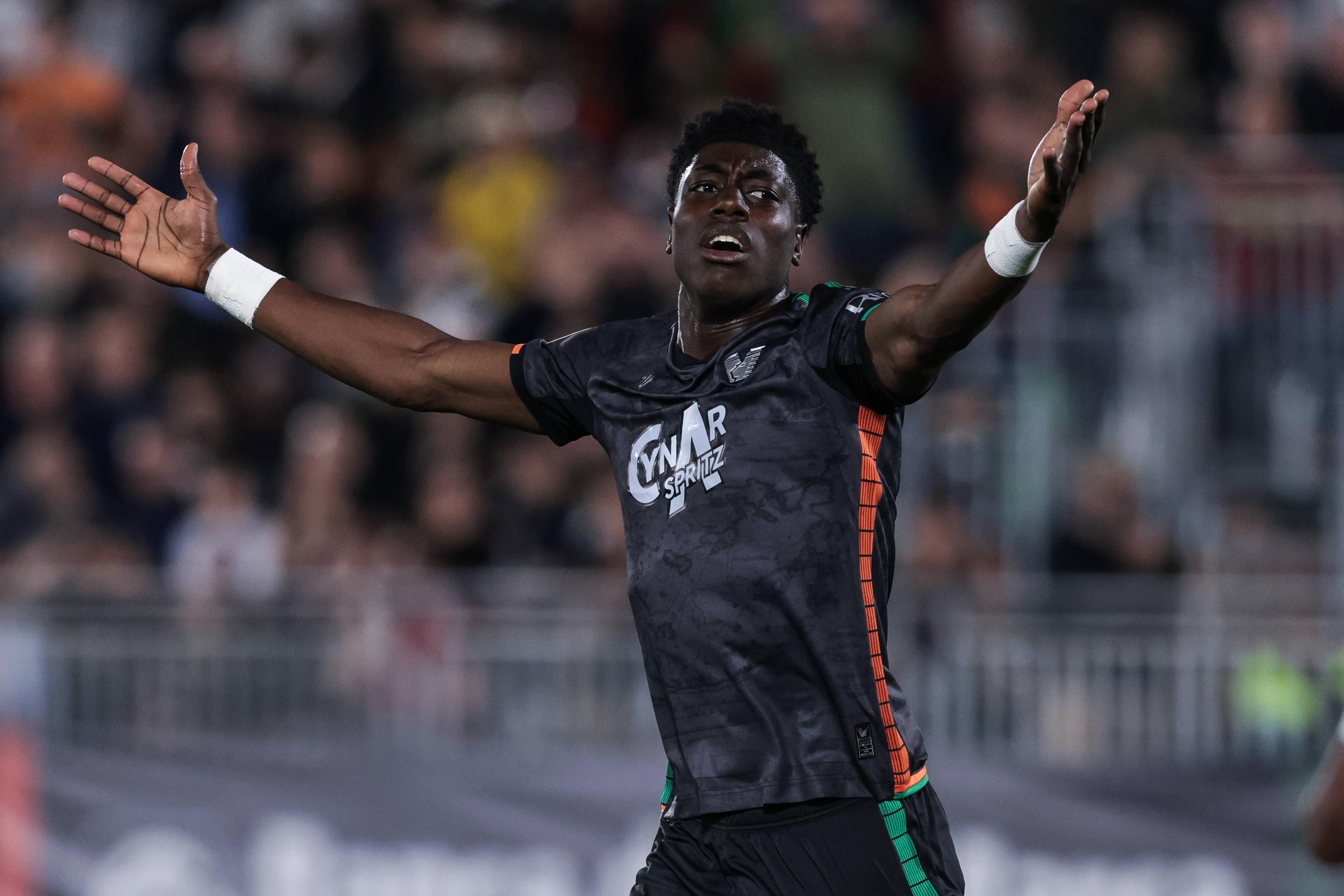Issa Doumbia, jovem médio do Veneza, que vai subir à Serie A