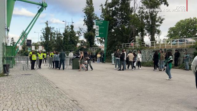 Adeptos continuam a entrar em Alvalade