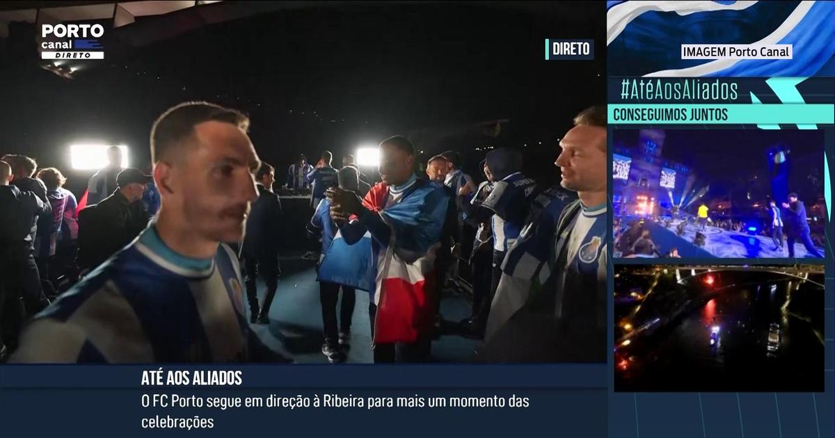 Cerveja na mão e óculos azuis no rosto: Villas-Boas dança com os jogadores no barco
