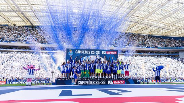 Novo equipamento do FC Porto vai-se 'vestindo'