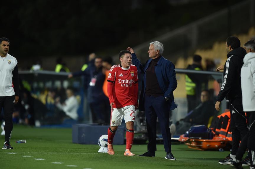 Prestianni e José Mourinho no Estoril (Foto: Miguel Nunes)