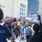 Autocarro do FC Porto recebido em clima de euforia no Dragão