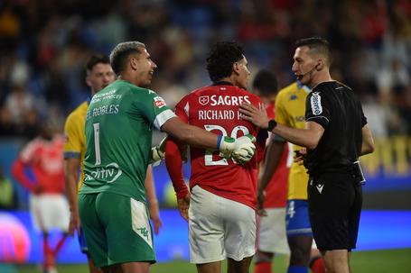 Com este Ríos (e 15' assim em mais jogos) talvez para o ano dê (as notas do Benfica)