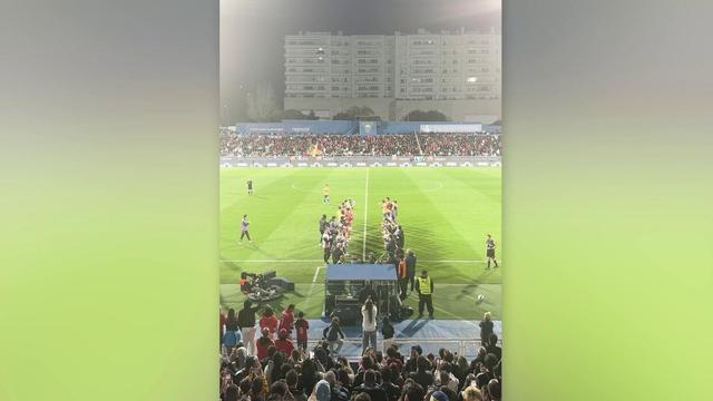 Jogadores de Estoril e Benfica fazem guarda de honra a Pizzi