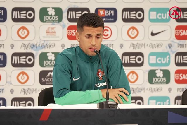 «Roberto Martínez tem muito boas ideias»