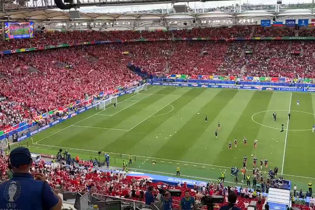 Euforia com entrada da Dinamarca em campo