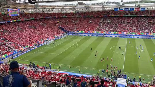 Euforia com entrada da Dinamarca em campo