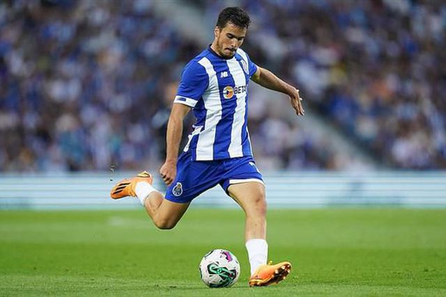 Famalicão: lateral-direito chega do FC Porto e assina por quatro temporadas