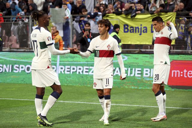 Cancelo fala do entrosamento com João Félix e Rafael Leão