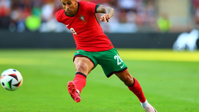 Cancelo admite: «Com três centrais estou muito mais à vontade»