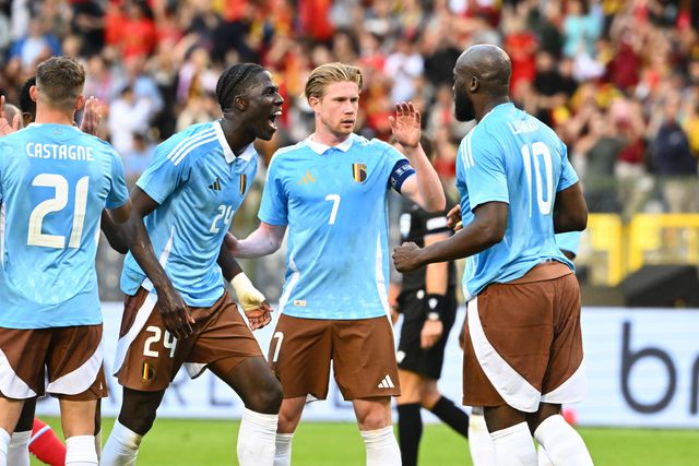 O solitário apaixonado pelo Liverpool lidera os diabos vermelhos