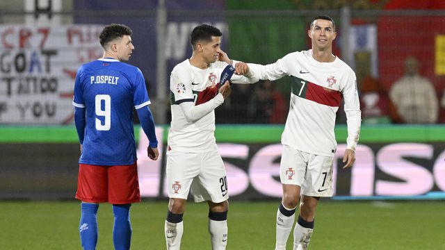 Cancelo sobre Ronaldo: «É tudo fruto do trabalho dele»