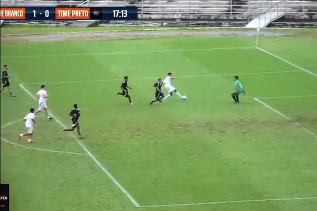 Vídeo: David Neres marca após assistência de Marcos Leonardo